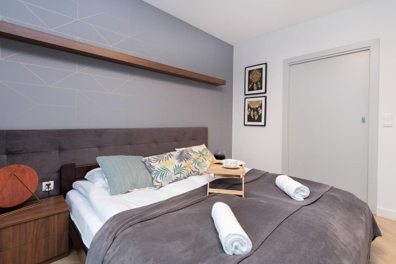 Superior Apartment With Balcony & Parking Gdansk By Noclegi Renters Prestige Buitenkant foto